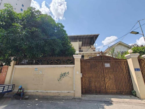 វីឡាអាជីវកម្មសំរាប់ជួលទន្លេបាសាក  / Business Villa for rent​ Tonle Basac