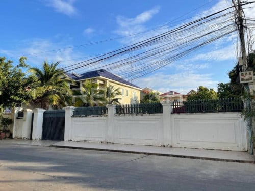 ដីសំរាប់ជួលទួលគោក / Land for rent at Khan Tuol Kork