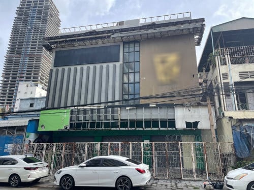 ផ្ទះអាជីវកម្មសំរាប់ជួលនៅសង្កាត់បឹងកេងកងទី៣ /Shop House for Rent at Sangkat BKK3