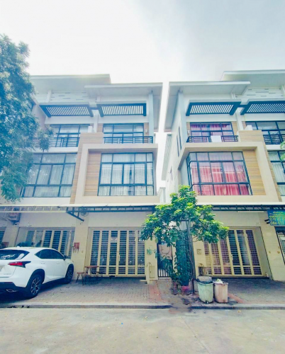 ផ្ទះអាជីវកម្មសម្រាប់ជួល | Shophouse for Rent (ចំហៀង)