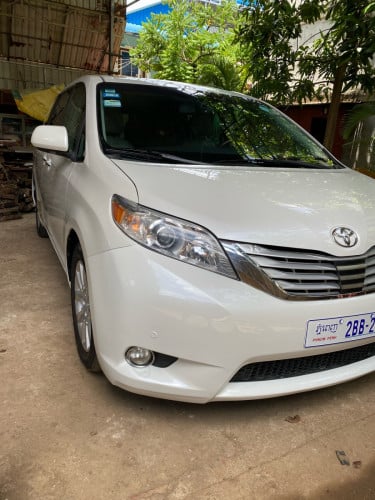 ឡានលក់sienna 2011 XLE Limited Full ពេញប៉ុងមួយ