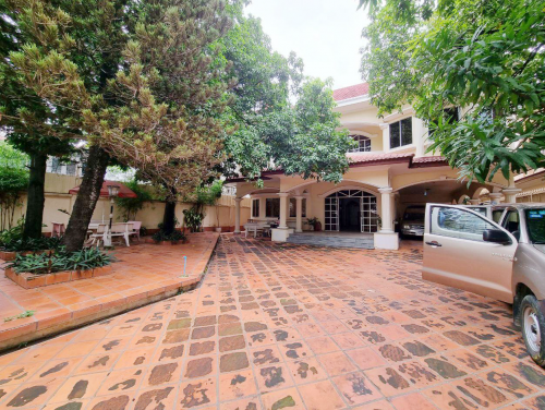 វីឡាទោលសម្រាប់ជួល | Single Villa for Rent
