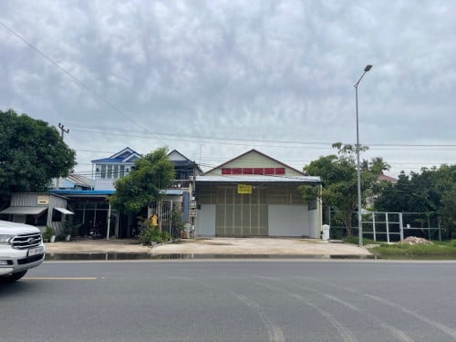 ឃ្លាំងសម្រាប់ជួលនៅខណ្ឌច្បារអំពៅ / Warehouse for Rent at Khan Chbar Ampov