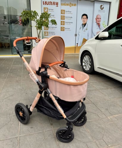Baby stroller 98%