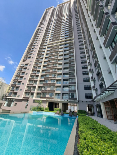 Condo with Swimming pool for rent in BKK area near BKK market