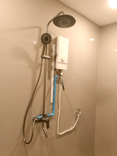 Hot water machine installation service