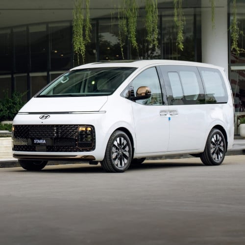 Hyundai Staria Lounge VIP 7seats