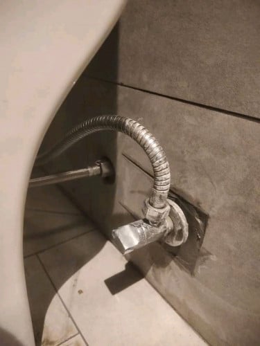 Repair a leaking pipe