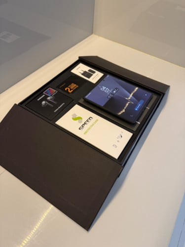 Samsung Z Fold 7 for sale, 99% new, full box with all accessories