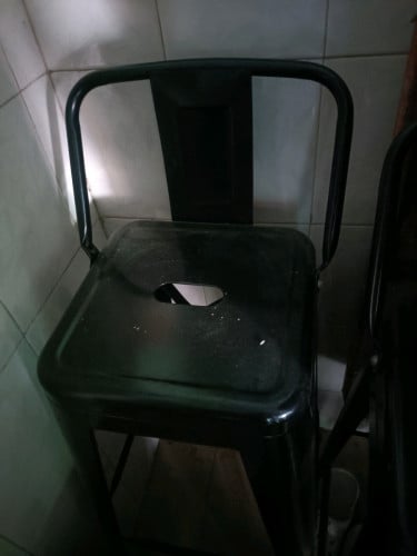 កៅអីដែកជើងវែង