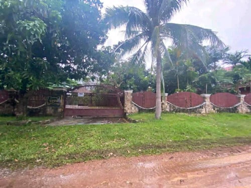 ដី និងផ្ទះសំណាក់ក្នុងក្រុងកែប សំរាប់លក់