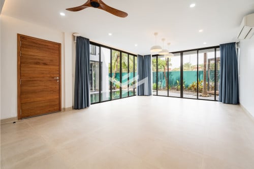 វីឡាសម្រាប់លក់-Luxury Villa For Sale , Veal Sbov📍