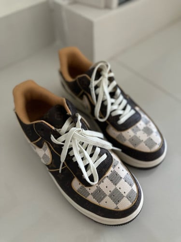 ស្បែកជេីងNIKE