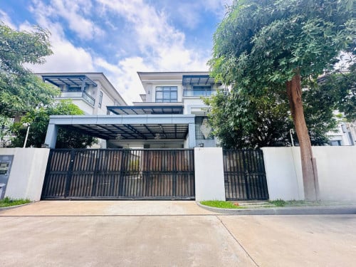 វីឡា Queenស្អាត នៅបុរី រិទ្ធិ598 (ជិតបុរី ជីបម៉ុង 598) - សម្រាប់លក់