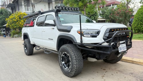 លក់ឡានជិះផ្ទាល់ខ្លួន TACOMA 2016 FULL TRD SPORTIE ហ្វូលពេញ 4x4
