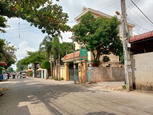 🏡 ផ្ទះវីឡាដាក់ជួល – ចាក់អង្រែក្រោម (ជិតផ្សារ)