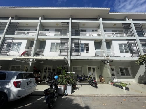 💥វីឡាកូនកាត់ LC2 សម្រាប់លក់ក្នុងបុរី ប៉េងហួត ដឹស្តា ព្រីមៀរ៍ 598