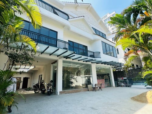 11 Bedroom Villa for Rent in Khan Doun Penh