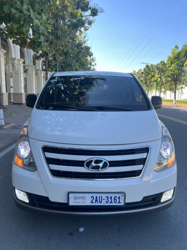 Hyundai H1 2018