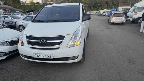 Hyundai starex 2013 Cvx half full option