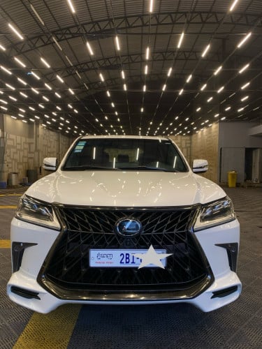 LEXUS LX570  Bleck Edition KURO 2019