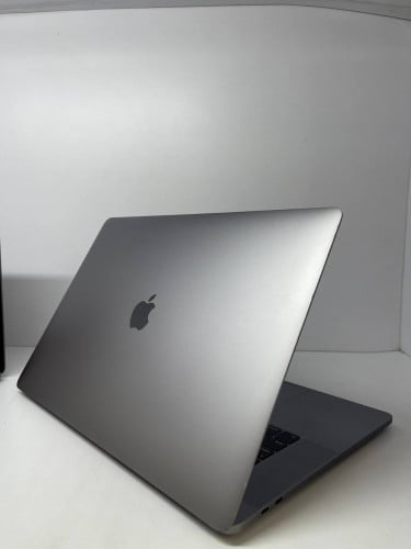 MacBook Pro 2018 i7- 2.6GHz Ram32 GB /SSD 1TB  AMD 4GB 15” 2K For Design $498