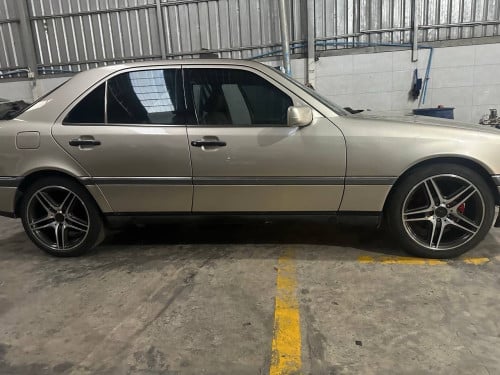 mercedes  c230  ឆ្នាំ97 តួរខ្លីមើបានថ្មីណាស ❤️078378080 0974536924