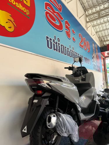 Pcx25ជប៉ុនសុទ្ធពណ៍សុីម៉ង់4180$