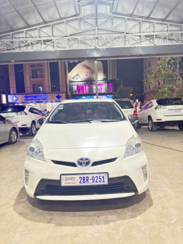 Prius 014 option 4 ក្នុង​លឿង​ ទឹក​ថ្នាំ​សុីនមួយជុំ