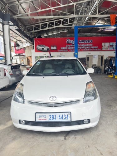 Prius 06 full option ឡាន​ស្អាត​ថ្មី​ តម្លៃ​ល្អ​
