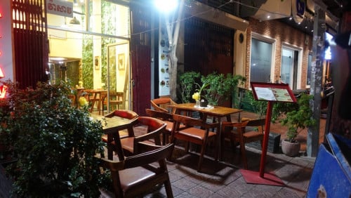 Restaurant for rent near Royal Palace