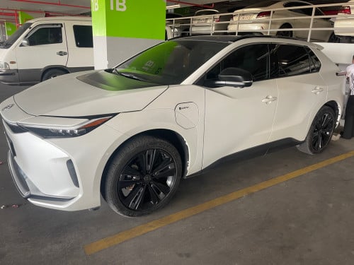 Toyota bz4x x-mode ultra 2024 full option