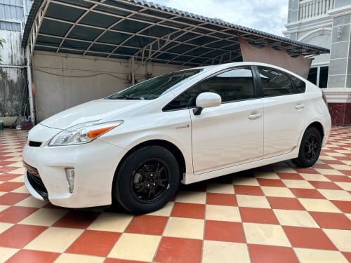 Prius 2012 option3 ទឹកថ្នាំសុីន១ជុំ ខ្ចៅខ្ចង៧ពណ៍