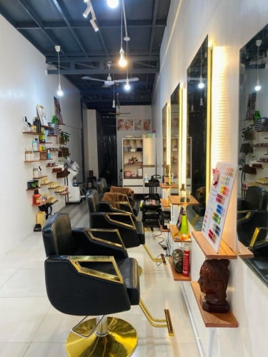 លក់គ្រឿងអ៊ុតសក់មានគ្រម់មុខ