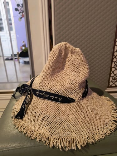 មួក កាបូប ដើរលេង នៅថ្មី ស្អាត មុនទាន់ប្រើ