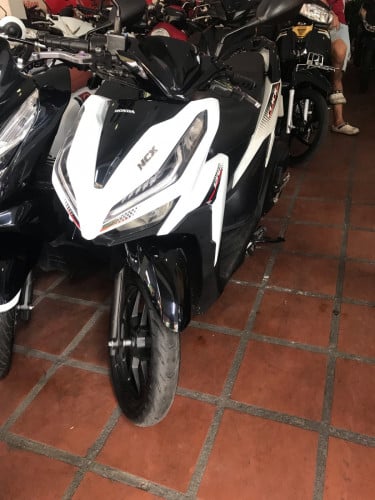 ម៉ូតូលក់