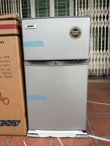 ទូទឹកកក LSK ខ្នាត៨តឹកកន្លះថ្មីកេស សេរីថ្មីទើបចេញ