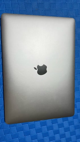 លក់ MacBook Pro ឆ្នាំ2020