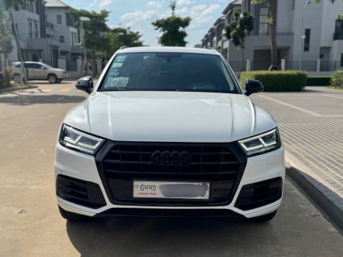 🚗 Audi Q5 2018 – Prestige Class