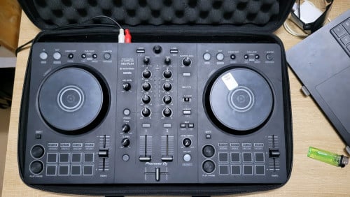 DDJ Flx4 នៅស្អាត98% មានកាបូប