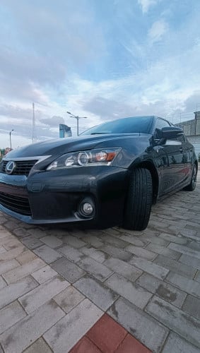 Lexus ct200hឆ្នាំ 2011 Option full Primum