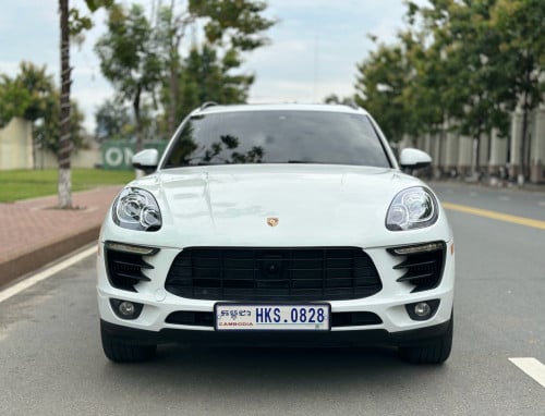 Porsche Macan S ឆ្នាំ 2015 V6 សាំង full option