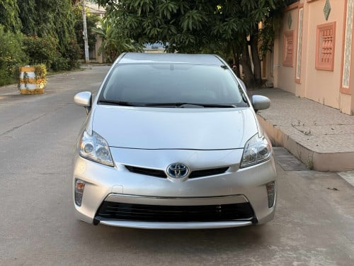 Prius 013 option 3 plug-in hybrid