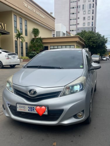 Toyota Vitz 013 សោរ SMART key