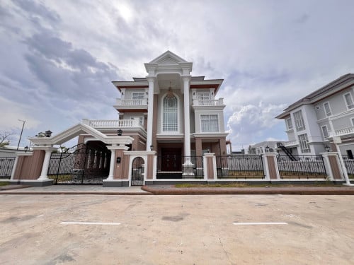 Villa Corner for RENT  ! • Location: Borey PH Boueng Snor.