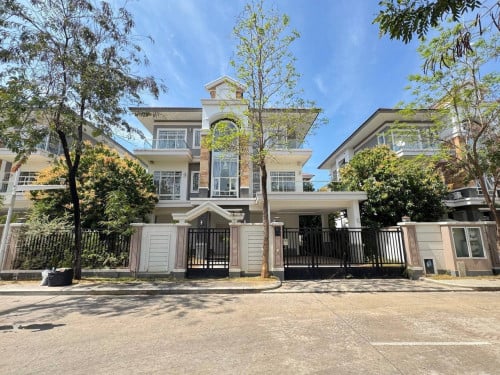 Villa for RENT swimming pools ! • Location: Borey PH Boueng Snor.