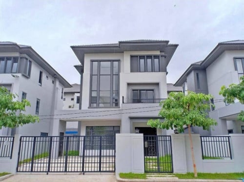 Villa Prince Chip among 50M