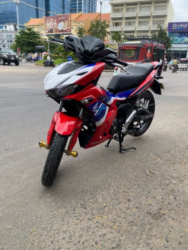 ម៉ូតូលក់