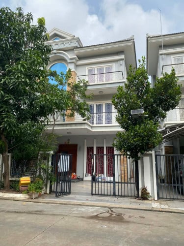 ផ្ទះសម្រាប់លក់ក្នុងបុរីវិមានភ្នំពេញ ផ្លូវ៥៩៨