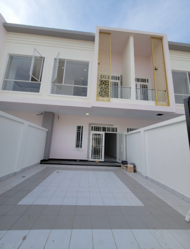 ផ្ទះ​លក់បន្ទាន់​ តំលៃក្រោមទីផ្សារ